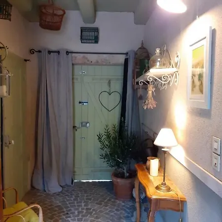 La Grange Aux Oiseaux Homestay *